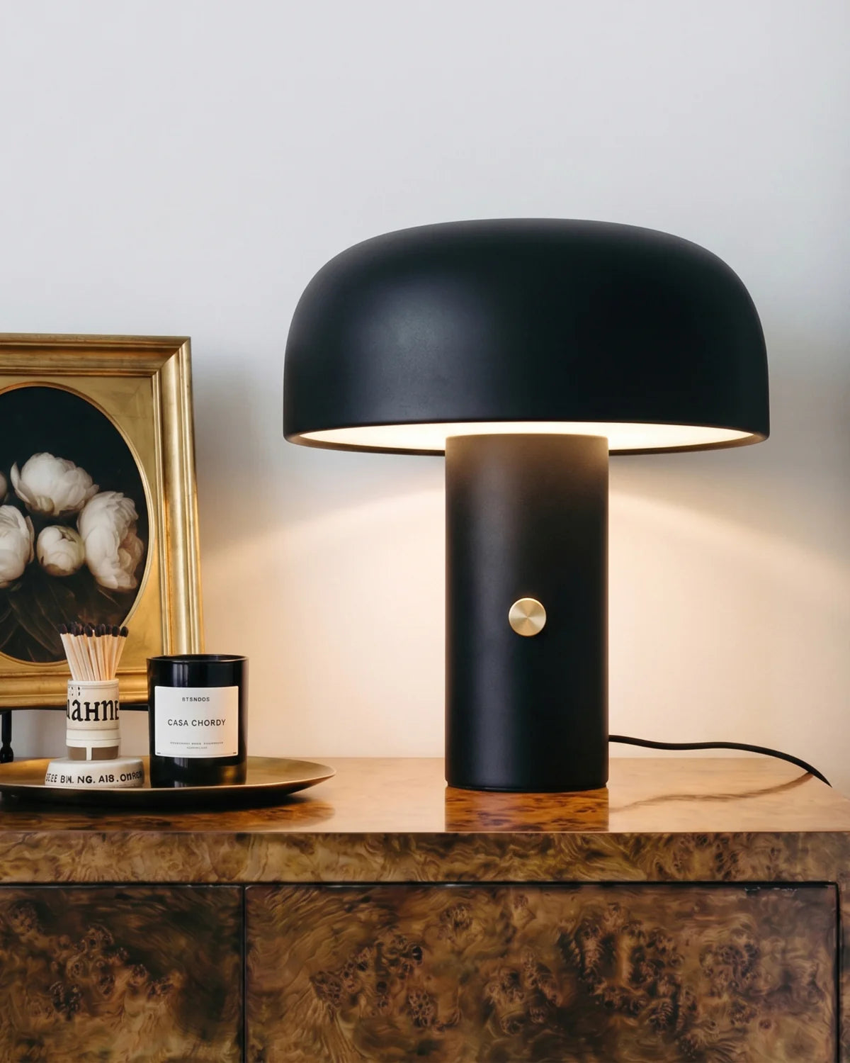 	Mushroom table lamp with gold dimmer knob